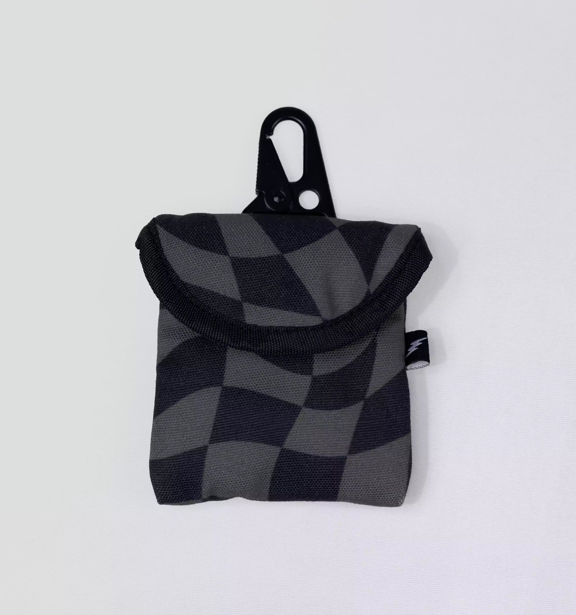 clip_on_earphone_pouch_-_grey_font