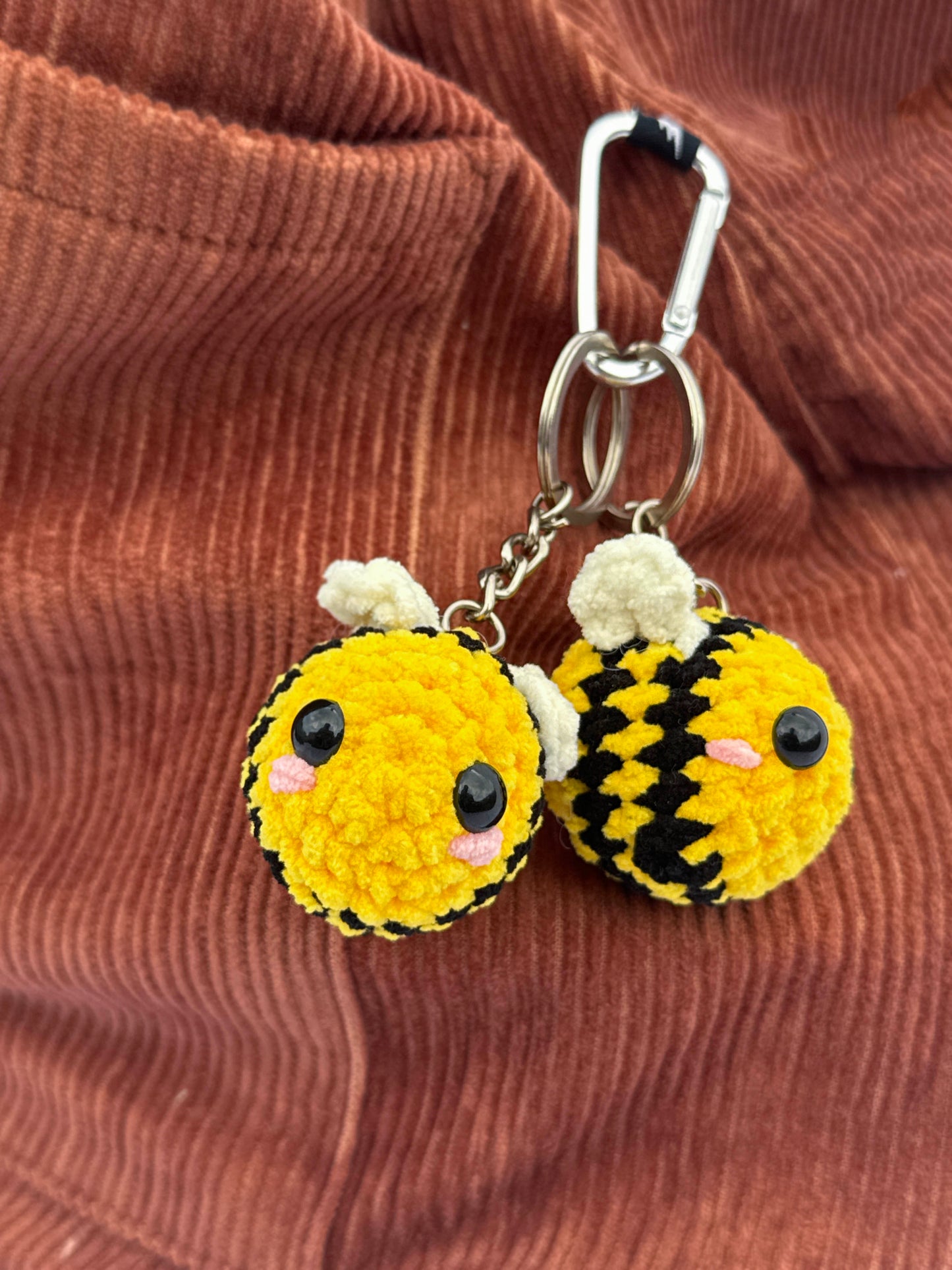 Crochet Bee charm ๐