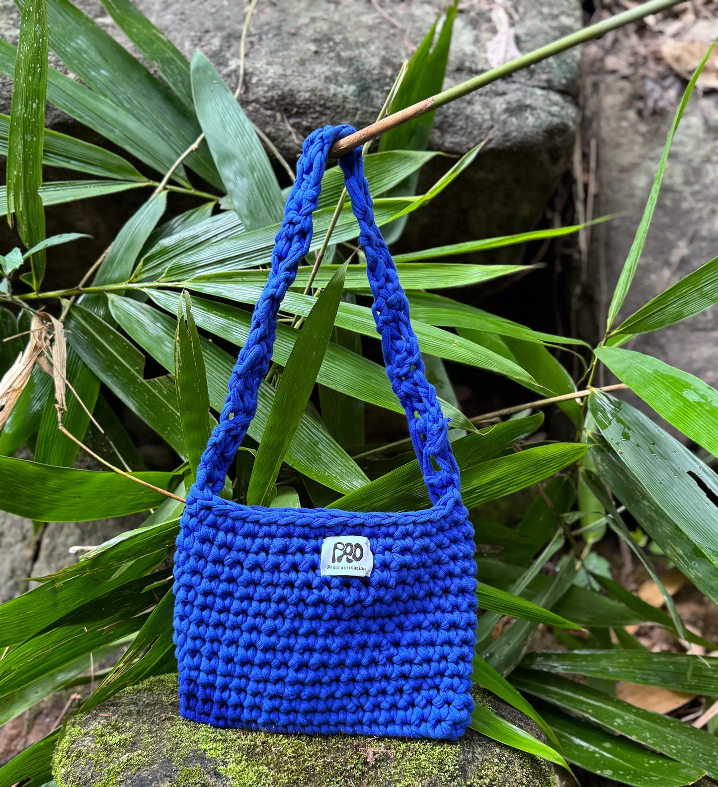 Crochet crossbody bag - blue