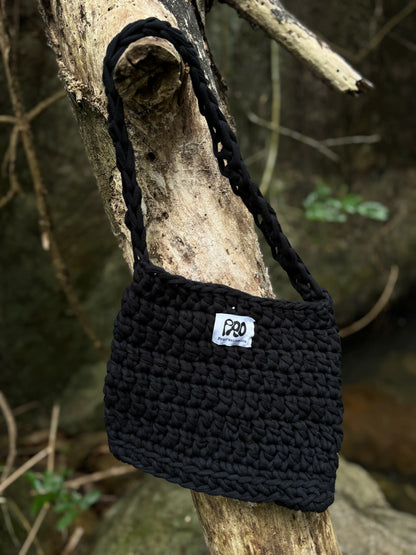 Crochet crossbody bag - black