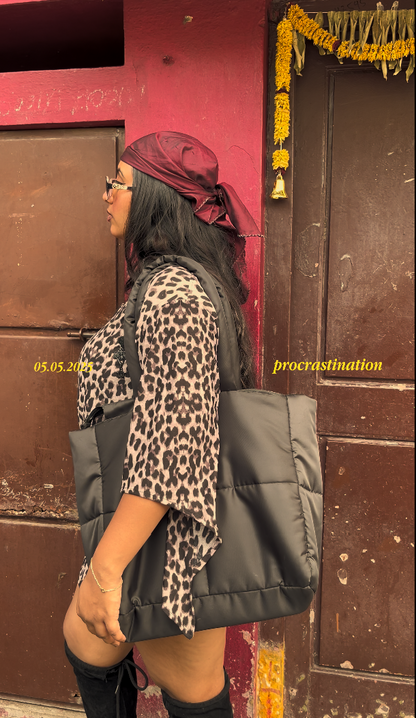 Black Quilted puffer Tote Bag  (Pre-order To Get 50 OFF)