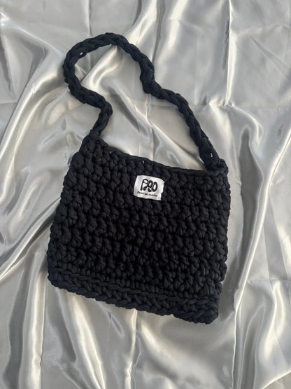 Crochet crossbody bag - black