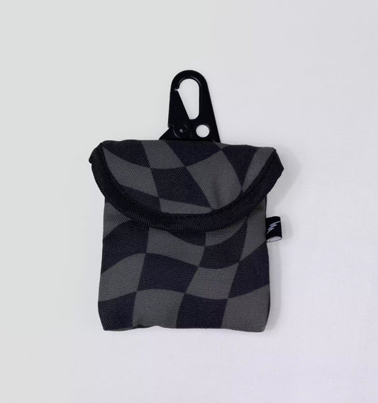 clip_on_earphone_pouch_-_grey_font