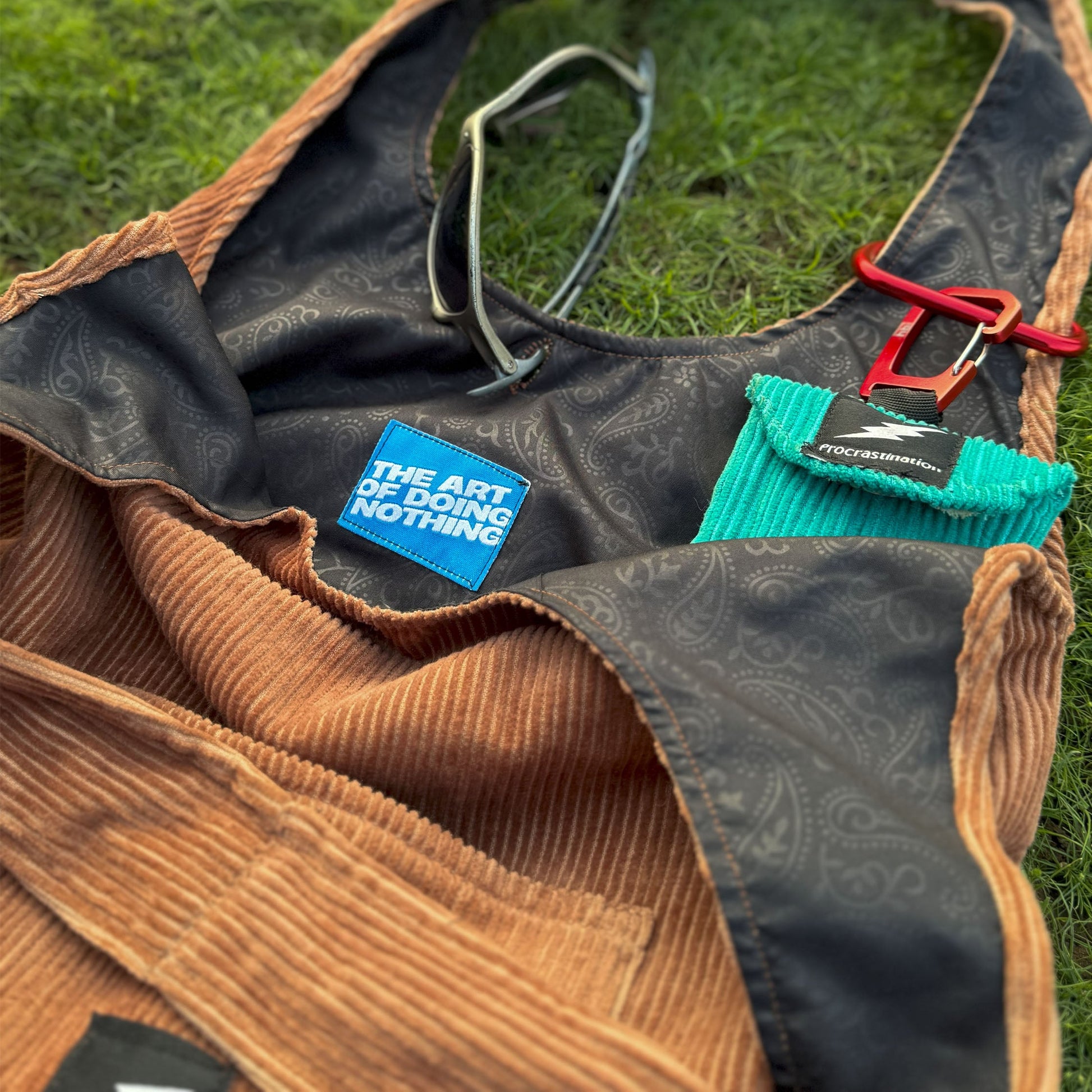  brown corduroy hobo bag inside